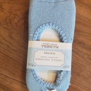 2 pair of light and lighter blue no skid footies.